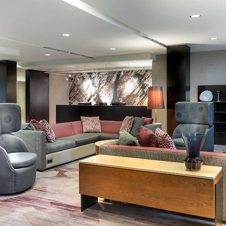 Courtyard By Marriott Denton Hotel Bagian luar foto