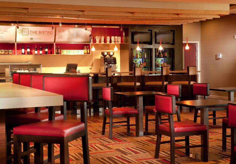 Courtyard By Marriott Denton Hotel Bagian luar foto